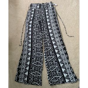 Juniors wide leg pant in XS